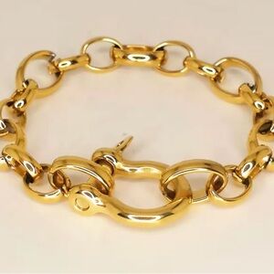 Elegant Gold Chain Bracelet